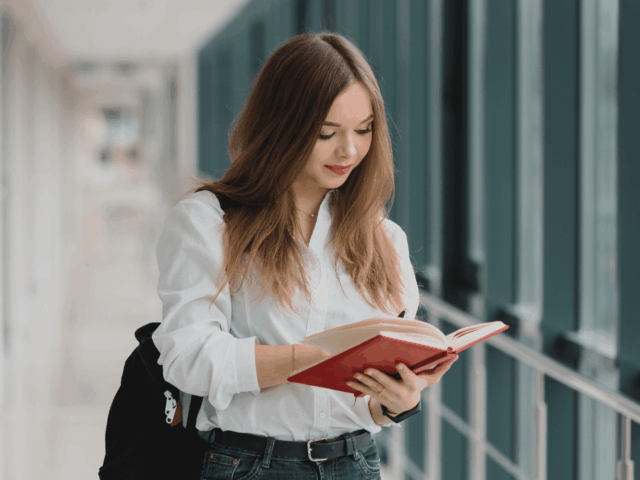 The Advantages of a Dual Award in the Top-Up and Second Bachelor’s Degree in TESOL